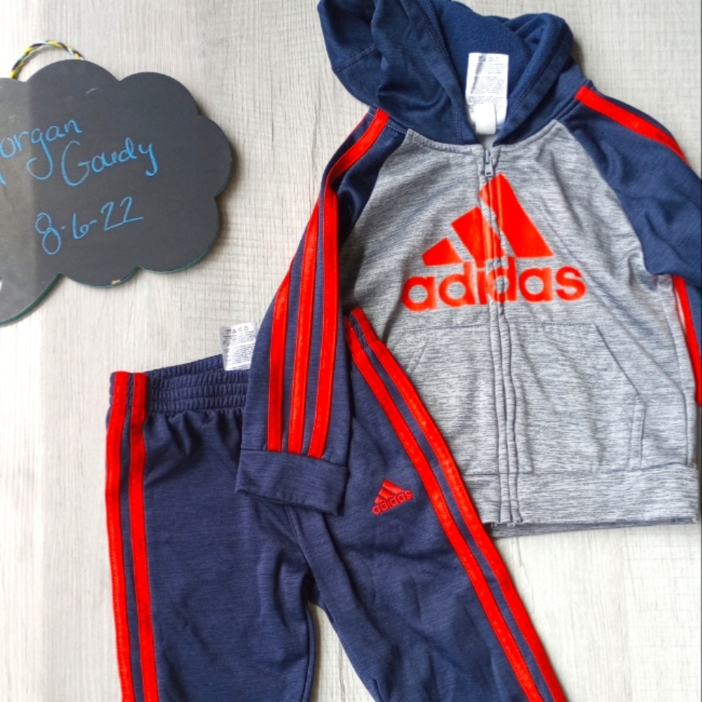 Adidas outfit 2T